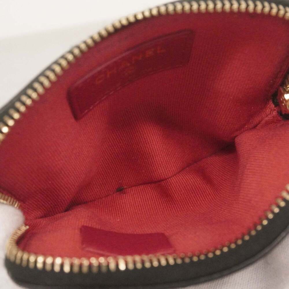 CHANEL Black Lambskin Leather Wallet - Picture 3 of 8